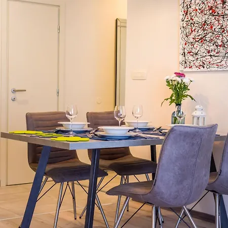 Ema 2br Apt. In Old Town Centre Apartment *