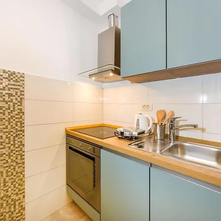 Appartement Ema 2br Apt. In Old Town Centre *