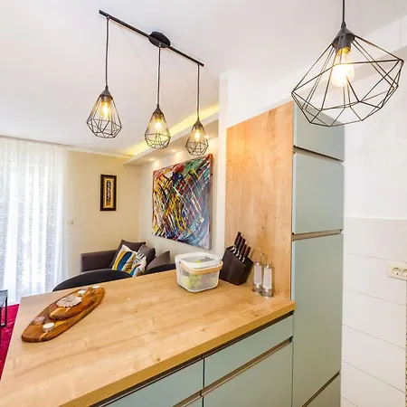 Apartment Ema 2br Apt. In Old Town Centre