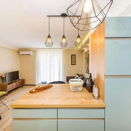 Apartment Ema 2br Apt. In Old Town Centre *