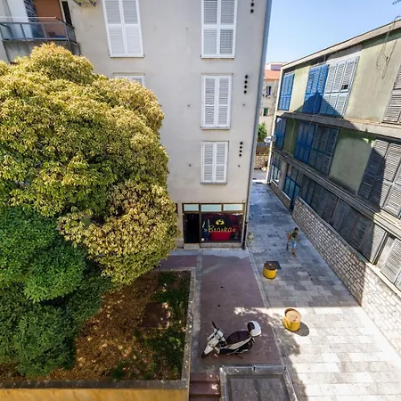 Ema 2br Apt. In Old Town Centre Apartment *