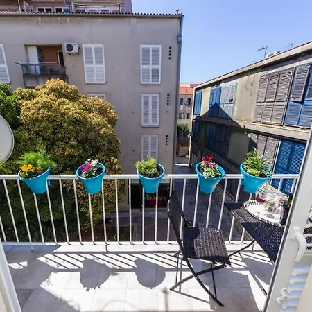 Ema 2br Apt. In Old Town Centre Zadar