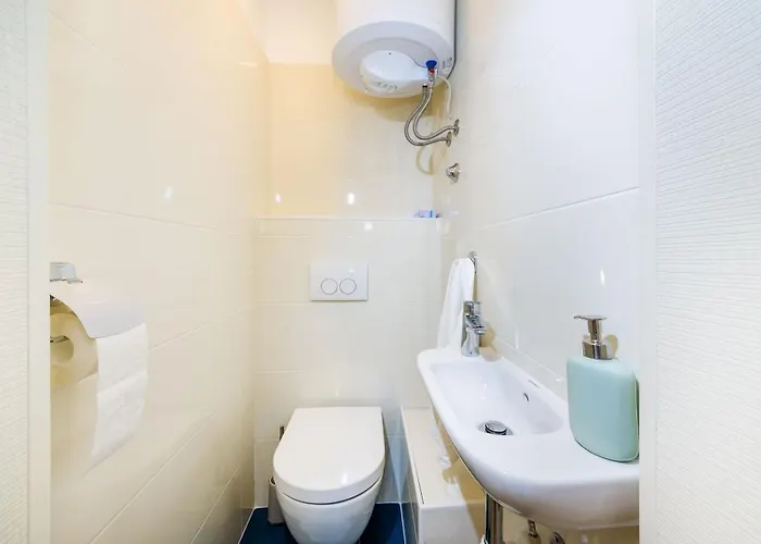 Ema 2br Apt. In Old Town Centre Апартаменти Задар