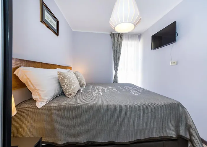 Ema 2br Apt. In Old Town Centre * Задар