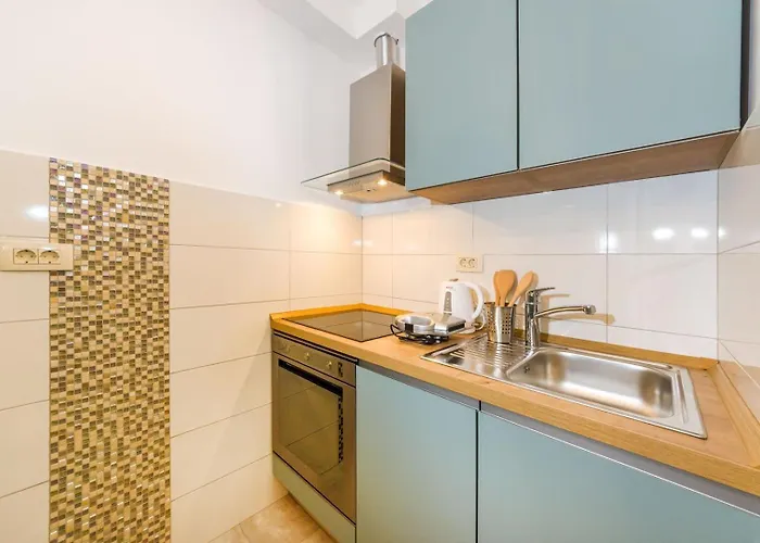 Апартаменти Ema 2br Apt. In Old Town Centre *