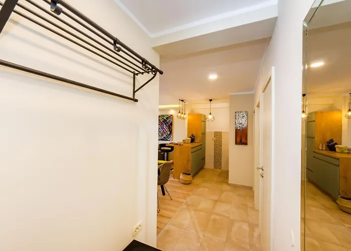 Ema 2br Apt. In Old Town Centre Задар