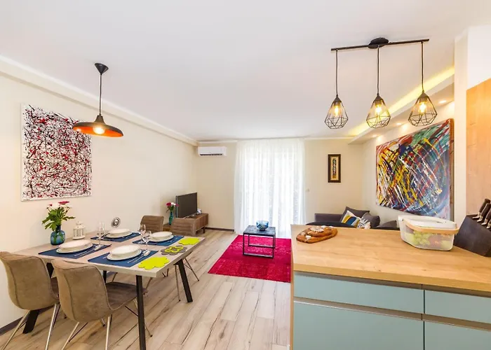 Апартаменти Ema 2br Apt. In Old Town Centre *