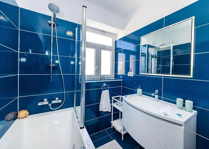 Ema 2br Apt. In Old Town Centre