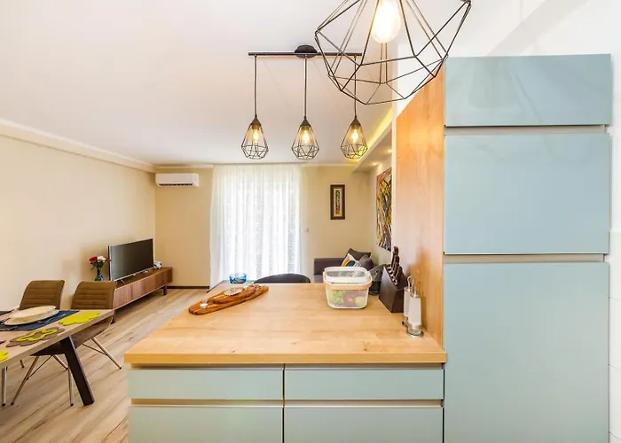 Апартаменти Ema 2br Apt. In Old Town Centre *