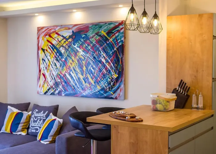 Ema 2br Apt. In Old Town Centre Задар