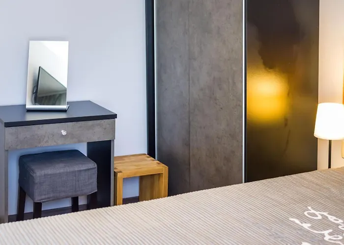 Ema 2br Apt. In Old Town Centre Апартаменти Задар