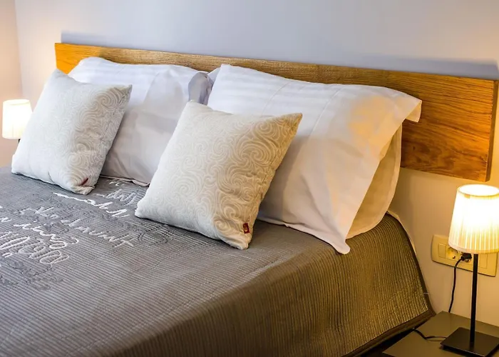 Апартаменти Ema 2br Apt. In Old Town Centre Задар