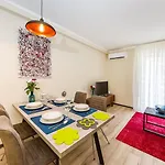 Ema 2br Apt. In Old Town Centre 扎达尔