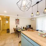 Ema 2br Apt. In Old Town Centre 公寓 *