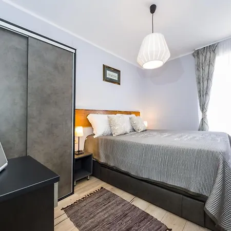 Appartamento Ema 2br Apt. In Old Town Centre Zara