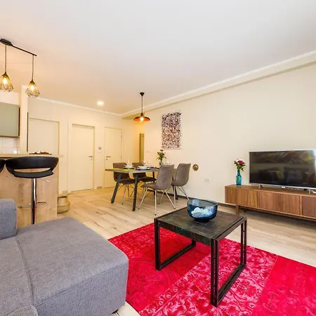 Ema 2br Apt. In Old Town Centre *