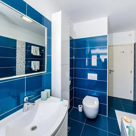 Ema 2br Apt. In Old Town Centre *