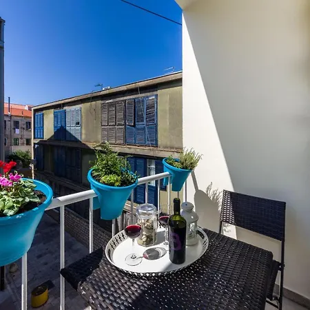 Ema 2br Apt. In Old Town Centre *