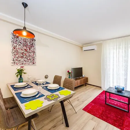 Apartman Ema 2br Apt. In Old Town Centre Zára