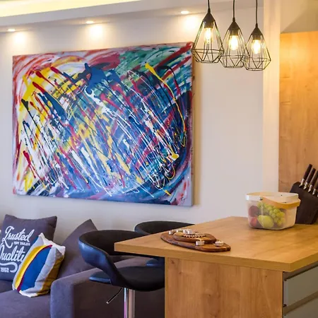 Ema 2br Apt. In Old Town Centre Zara