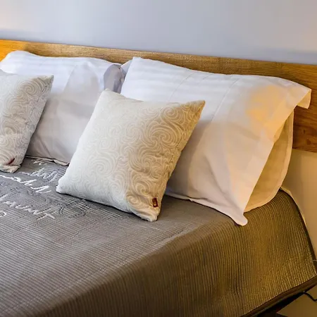 Appartamento Ema 2br Apt. In Old Town Centre Zara