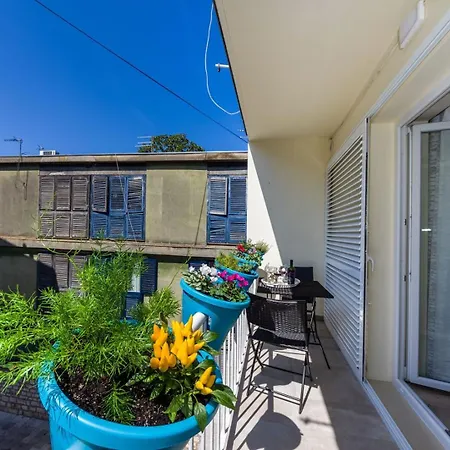 公寓 Ema 2br Apt. In Old Town Centre *