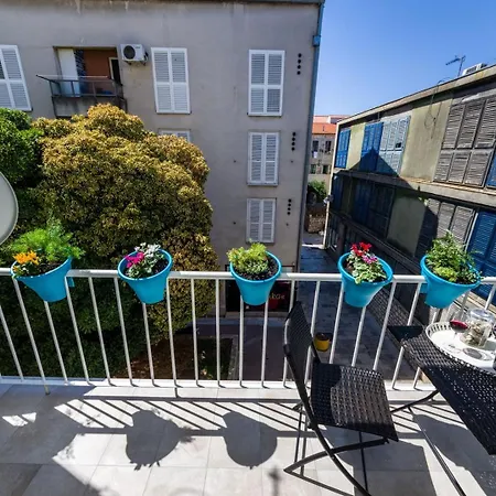 Ema 2br Apt. In Old Town Centre